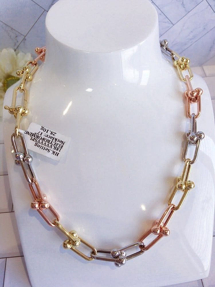 18k Hk setting gold electroform tricolor hardware necklaces (Category: Necklaces) located in Manila. Submitted by bhelgoldseller2ndaccount (Listing ID 1461598808, Image 3). Description: New!!✨New!!✨New!! Authentic 18k Hk Golds 💯pawnable/naisasanla 💯with high appraisal rate 💯good investment 💯Direct supplier price 👉OPEN for resellers 🌺please take time to evaluate their actual sizes and grams 👉Best panggift for all occasions ✅ Sold per grams 