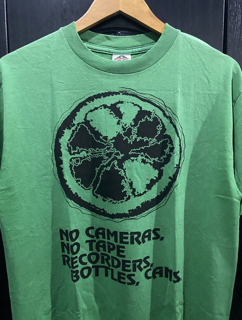 2000s - 60 Hundred Million Rocks Shirt (Category: Tshirts & Polo Shirts ) located in Naga. Submitted by junked_garments_v2 (Listing ID 1461631286, Image 3). Description: 2000s 60 Hundred Million Rocks Shirt Very Good Condition Neck Fraying Need Wash Width 20.5” / Length 27.5” Dm me to purchase!.