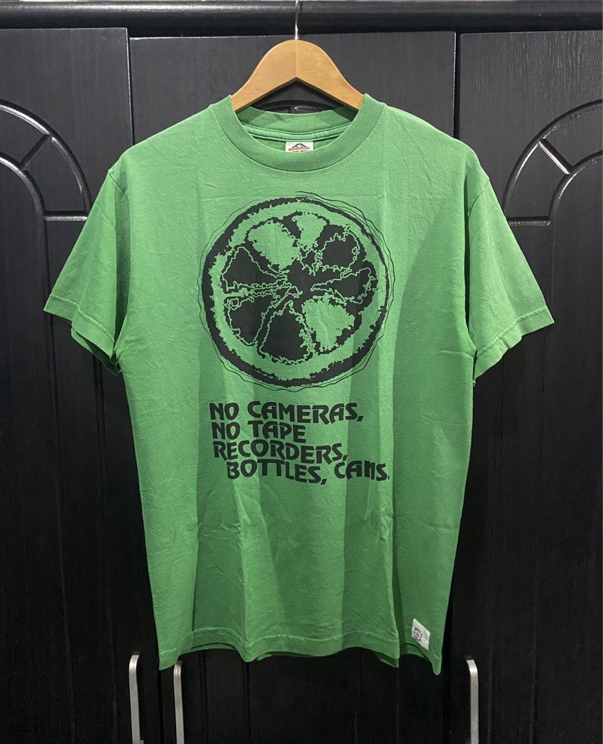 2000s - 60 Hundred Million Rocks Shirt (Category: Tshirts & Polo Shirts ) located in Naga. Submitted by junked_garments_v2 (Listing ID 1461631286, Image 1). Description: 2000s 60 Hundred Million Rocks Shirt Very Good Condition Neck Fraying Need Wash Width 20.5” / Length 27.5” Dm me to purchase!.