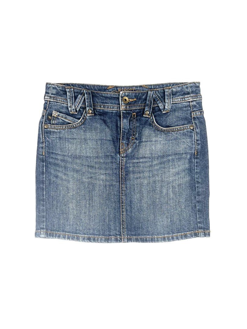2000’s Esprit Archive Classic Denim Mini (Category: Skirts) located in Angeles City. Submitted by fruits.ph (Listing ID 1461672776, Image 1). Description: Measurements Waist: 14.5” Hips: 17” Length: 14.5” Leg Opening: 16.5 ” Size on Tag: US 2 (25.5-27) Best Fit: 29” waist and below (S-M) *Flat lay measurements* Mannequin Size: (Waist:31 Hips:33) Color Rate: 10/10 Flaws: None Material: Denim /Stretchable ***Color may vary due to lighting. This ite