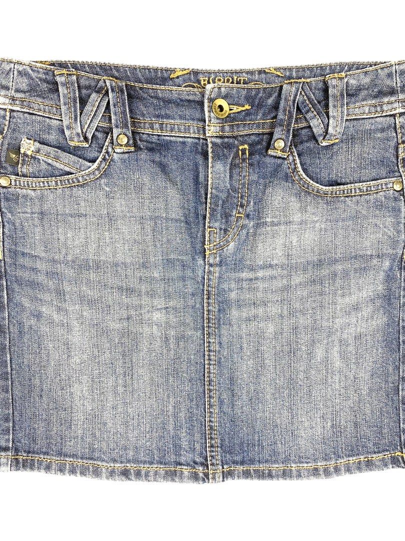 2000’s Esprit Archive Classic Denim Mini (Category: Skirts) located in Angeles City. Submitted by fruits.ph (Listing ID 1461672776, Image 2). Description: Measurements Waist: 14.5” Hips: 17” Length: 14.5” Leg Opening: 16.5 ” Size on Tag: US 2 (25.5-27) Best Fit: 29” waist and below (S-M) *Flat lay measurements* Mannequin Size: (Waist:31 Hips:33) Color Rate: 10/10 Flaws: None Material: Denim /Stretchable ***Color may vary due to lighting. This ite