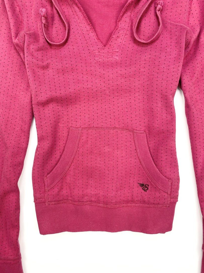2000’s Esprit Hot Pink V-neck Pull over Hoodie (Category: Coats, Jackets and Outerwear) located in Angeles City. Submitted by fruits.ph (Listing ID 1461680744, Image 3). Description: Measurements B:17.5” W:14” L:20.5” Sleeve Length:24”(from tip of shoulder to sleeve hem) Size on Tag: XS Best Fit: M-L *Flat lay measurements* Mannequin Size: M (34”; 25”) Color Rate: 9/10 Flaws: None Fabric Type: Cotton/ Stretchable Fabric ***Color may vary due to l
