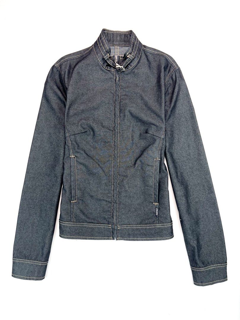 2000’s Esprit Zip-Front Mock Neck Denim Jacket (Category: Coats, Jackets and Outerwear) located in Angeles City. Submitted by fruits.ph (Listing ID 1461683373, Image 1). Description: Measurements B:17.5” W:16.5” L:22” Sleeve Length:24”(from tip of shoulder to sleeve hem) Size on Tag: S Best Fit: M-L *Flat lay measurements* Mannequin Size: M (34”; 25”) Color Rate: 10/10 Flaws: None Fabric Type: Denim/ Non Stretch Fabric ***Color may vary due to li