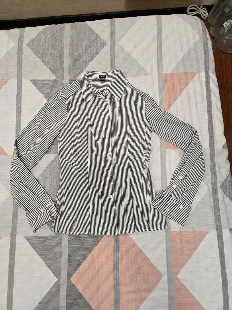 2pc long sleeve XS esprit and G2 (Category: Longsleeves) located in Manila. Submitted by chocomoose (Listing ID 1461579086, Image 2). Description: 450 2pc na. branded. pang office. size XS.