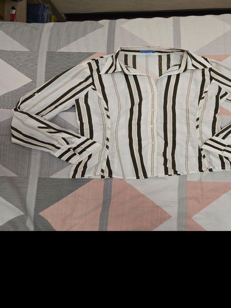 2pc long sleeve XS esprit and G2 (Category: Longsleeves) located in Manila. Submitted by chocomoose (Listing ID 1461579086, Image 3). Description: 450 2pc na. branded. pang office. size XS.
