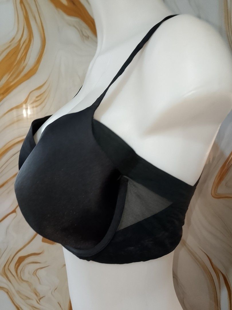 38d WACOAL Black Full Coverage Bra with Mesh Detail THIN PADS UNDERWIRED (Category: Undergarments & Loungewear) located in Manila. Submitted by truecrystal-1407 (Listing ID 1461661479, Image 2). Description: - 200 lp REPRICED - Full coverage black bra - Smooth satin-like fabric on cups - Sheer mesh detail on the band - Adjustable straps for a custom fit - Secure hook-and-eye back closure - Designed for comfort and support.