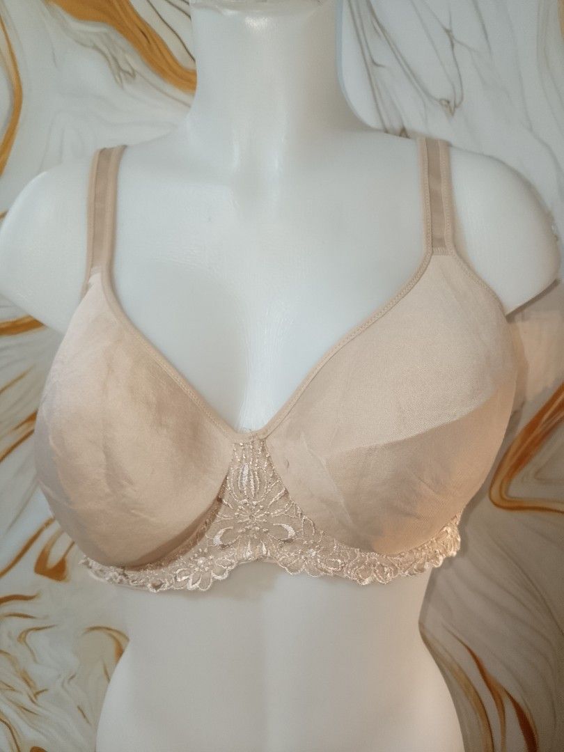 38dd bali Beige Lace Trim Full Coverage Bra super thin soft padding with underwire (Category: Undergarments & Loungewear) located in Manila. Submitted by truecrystal-1407 (Listing ID 1461595504, Image 1). Description: - Comfortable full coverage bra - Neutral beige shade - Delicate lace trim on band and cups - Adjustable straps for a custom fit - Back closure with multiple hooks - Perfect for everyday wear.