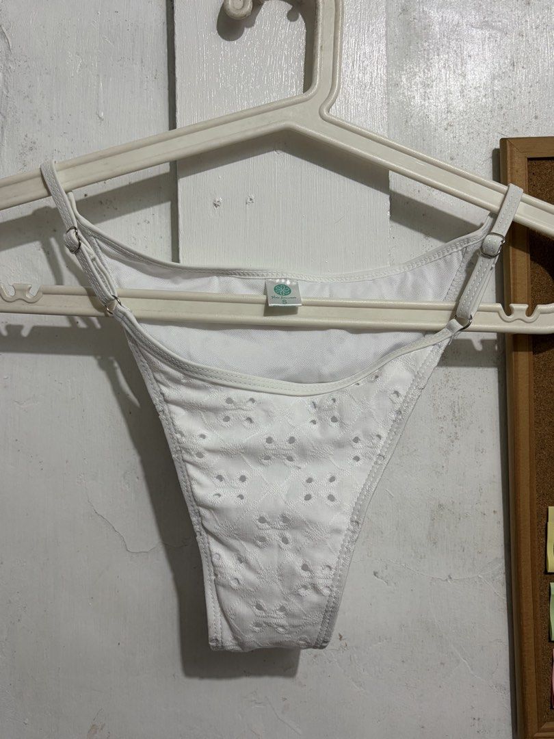 3 pcs Set Bikini (Category: Bikinis & Swimsuits) located in Quezon City. Submitted by berrystrawng (Listing ID 1461724632, Image 2). Description: used once only size: small rfs: i don’t repeat bikinis hehe.