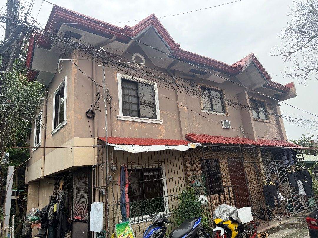 3-Unit Apartment for Sale (Category: Apartments & Condos) located in Manila. Submitted by oxylucky09 (Listing ID 1461712723, Image 2). Description: 3-Unit Apartment for sale 📍San jose, Antipolo 10mins away from Antipolo Church Lot Are: 75sqm 3 Fully Occupied Rental Units ₱22,000 Monthly Rental Income Titled Property ₱3.5M negotiable.
