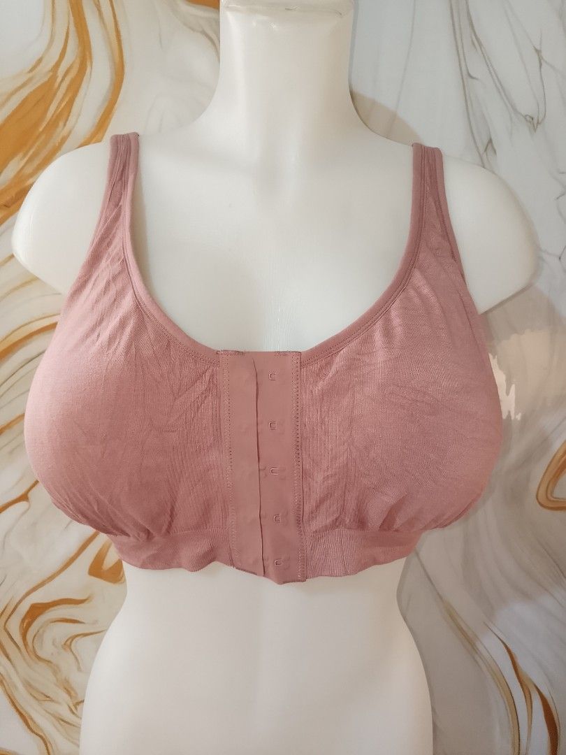 3xl KNIX Front Closure Comfort Bra Wireless PADDED (Category: Undergarments & Loungewear) located in Manila. Submitted by truecrystal-1407 (Listing ID 1461795822, Image 1). Description: - Comfortable pink bra - Front closure for easy wear - Wireless design for all-day comfort - Soft, gentle fabric - Adjustable straps at the back - Ideal for lounging and light activities.