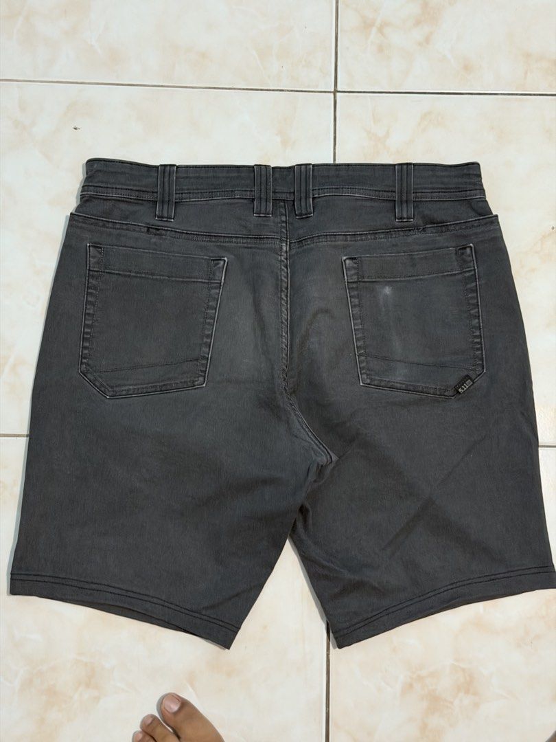 511 Tactical Shorts (Category: Shorts) located in Manila. Submitted by malcolmjames315 (Listing ID 1461691453, Image 2). Description: Size 36 Dimes: 18x19.