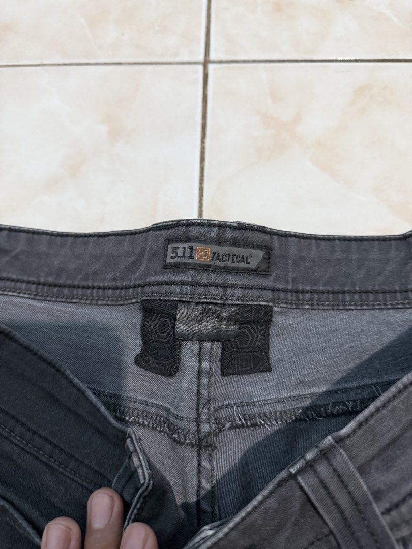 511 Tactical Shorts (Category: Shorts) located in Manila. Submitted by malcolmjames315 (Listing ID 1461691453, Image 3). Description: Size 36 Dimes: 18x19.