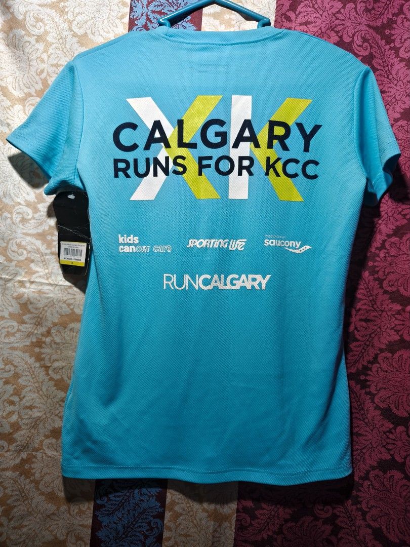 ✨ ACTIVEWEAR 3-Piece Bundle Set (Saucony BNWT, HEAD, & More!) ✨ (Category: Shirts) located in Bulacan. Submitted by prettyfindsby_j (Listing ID 1461784583, Image 2). Description: ✨ AUTHENTIC SPORT BRANDS FROM CANADA 🇨🇦 ✨ 🔥 STEAL PRICE: ₱300 ONLY FOR 3 PREMIUM SHIRTS! 🔥 Super high-quality 3-piece sports/activewear shirt bundle! Very fresh and comfortable performance fabrics, perfect for gym, running, or casual sporty outfits. What’s included i