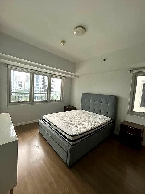🏙️ FOR RENT – SPACIOUS 2BR | TWO MARIDIEN, BGC (Category: Apartments & Condos) located in Taguig. Submitted by louie.catandijan (Listing ID 1461654492, Image 1). Description: FOR RENT – SPACIOUS 2BR | TWO MARIDIEN, BGC ✨ Premium BGC living in this 97 sqm fully furnished 2-bedroom unit with parking—spacious, stylish, and move-in ready! 🛏️ 2 Bedrooms 📐 97 sqm 🛋️ Fully Furnished 🚗 With Parking 💰 ₱120,000/month 📍 Prime BGC Location ✔️ Near Bon