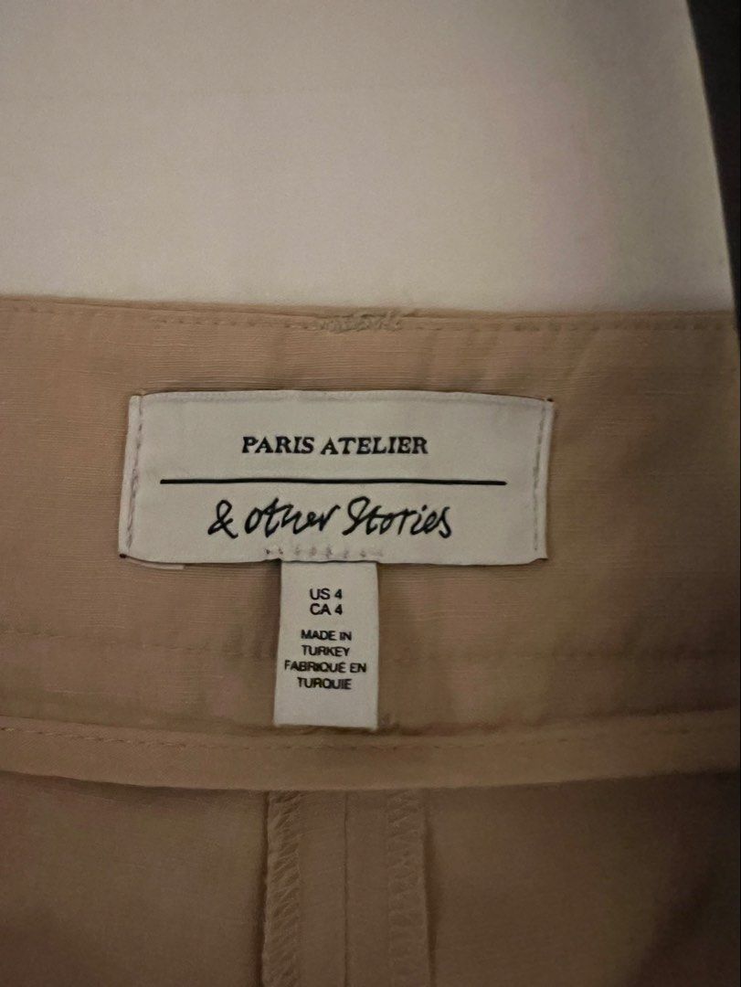 & Other Stories (Category: Other Bottoms) located in Quezon City. Submitted by inthefrow (Listing ID 1461674993, Image 2). Description: - Preloved - Accent: elongates the leg with the pin tucked stitching. - Relaxed flattering fit - In a light beige color (2nd picture) - Fits a 26 waist - Goes with everything - lightweight • Best price already .