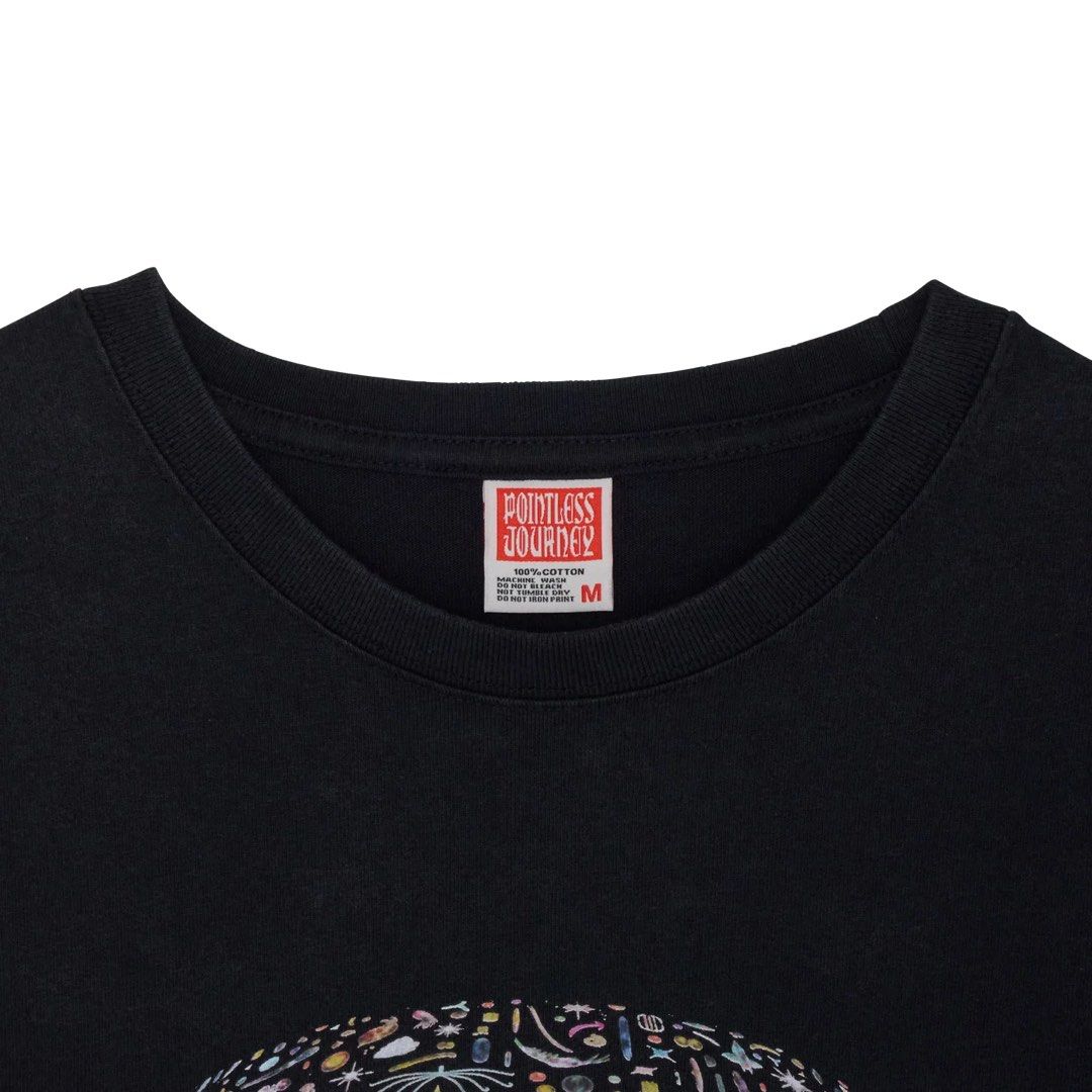 常田大希 POINTLESS JOURNEY Tee #3 King Gnu （分類：T-shirt、恤衫、有領衫）位於 Hong Kong。 由 stellarechoer 提交（商品編號 1461745786，圖片 2）。簡介： POINTLESS JOURNEY L size，全新，購自首爾Pop-up store ₩88000原價出 可順豐到付 https://pointlessjourney.jp/products/maginary-band-graphic-tee-3?サイズ=L 常田大希 King Gnu。