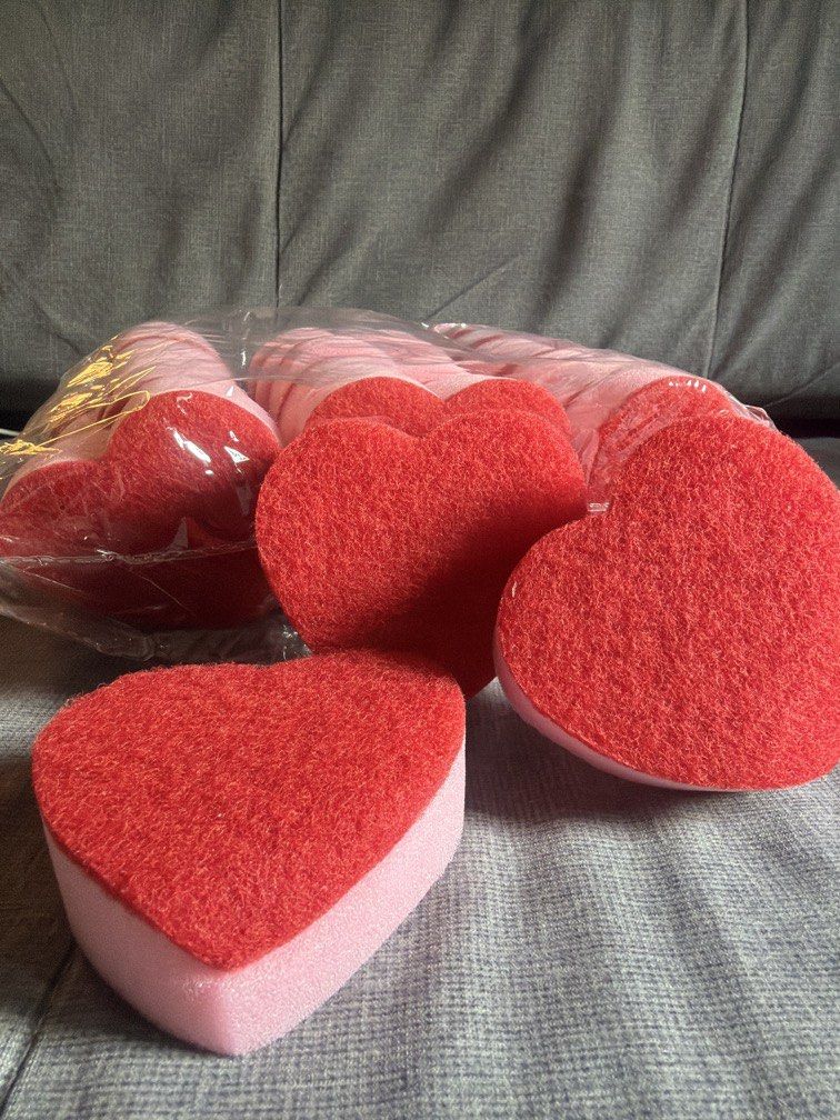 ❤️ Sponge 🧽 for Sale (Category: Other Home Appliances) located in Taguig. Submitted by _saritsarishop_ (Listing ID 1461603869, Image 2). Description: ❤️ Dish washing SPONGE 🧽 Sa mga mahilig mag aesthetic for washing dishes this sweetie cute ❤️ sponge available po.. 10 pesos each lang po paunahan na lang po MOP: BPI/Gcash/BDO Delivery not yet included. Interested May pm na lang po thank you .
