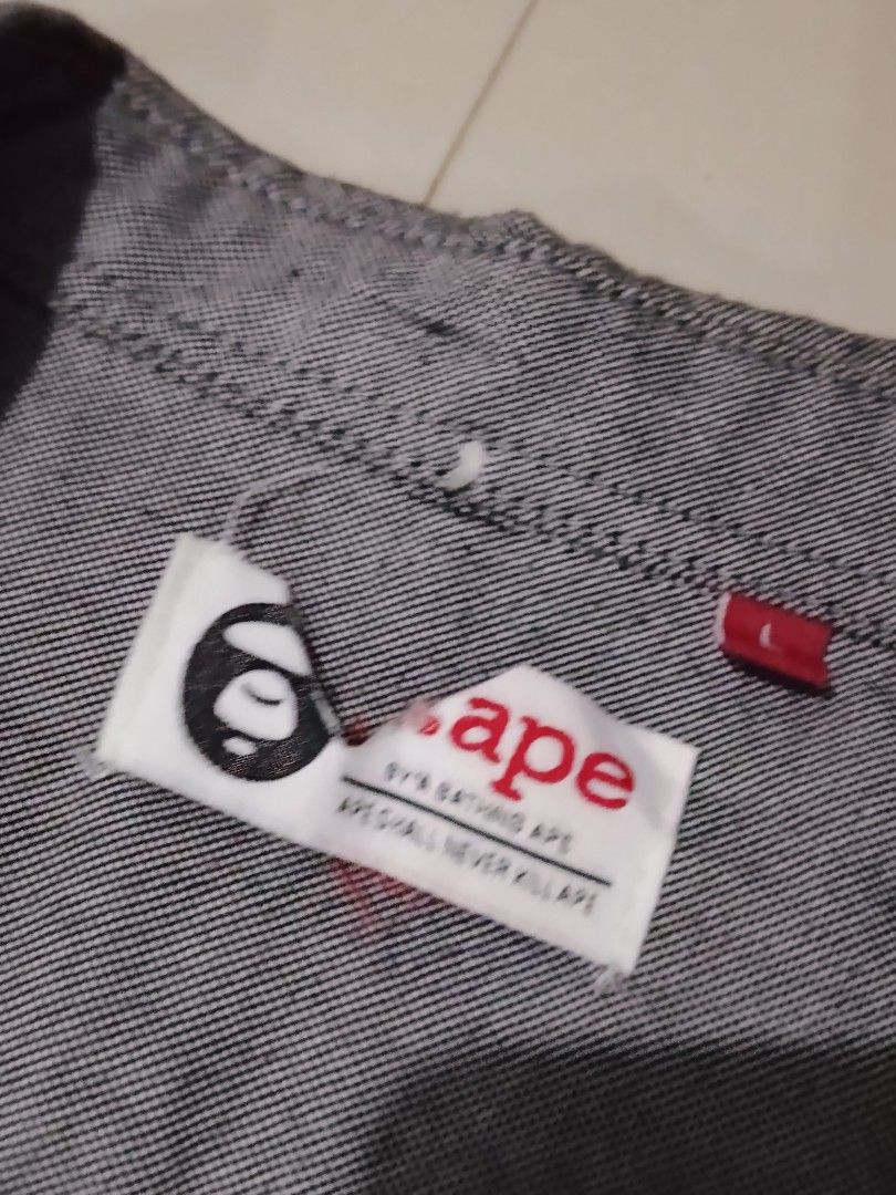 AAPE LONG SLEEVE (Category: Coats, Jackets and Outerwear) located in Cavite. Submitted by jftxthrift (Listing ID 1461672141, Image 3). Description: .