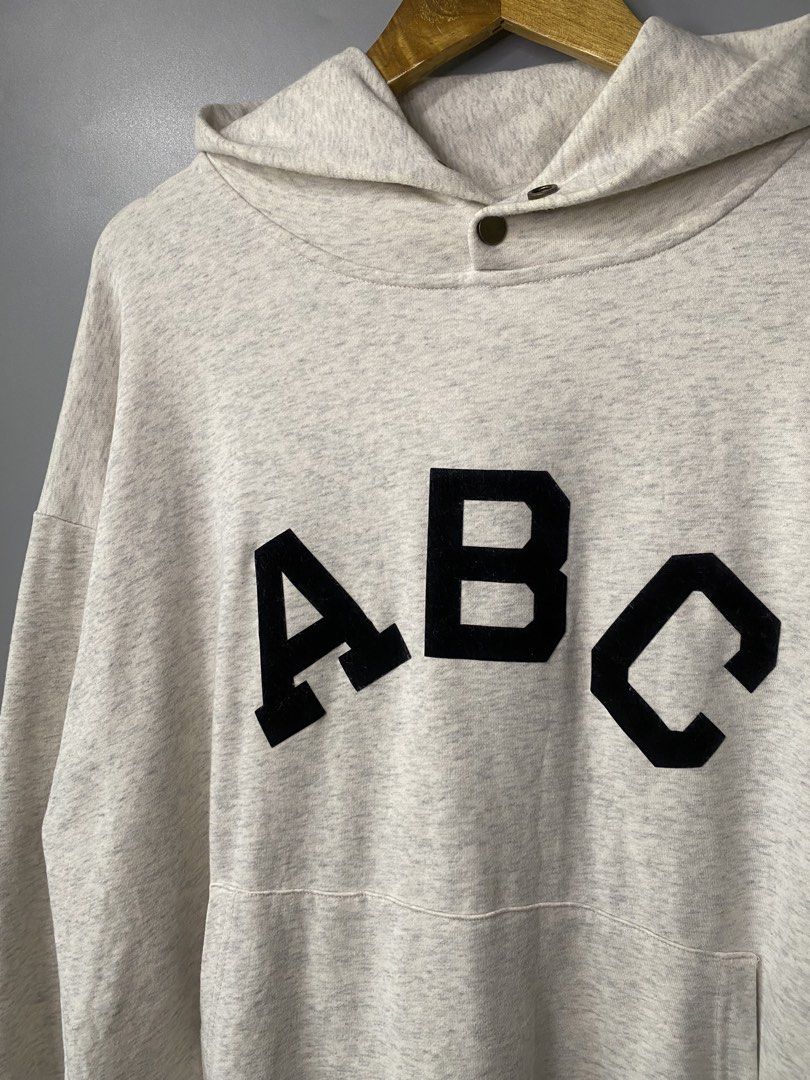 ABC FOG hoodie (Category: Hoodies) located in Minglanilla. Submitted by shashinn (Listing ID 1461750749, Image 3). Description: ABC Fear of God Hoodie Length - 27 Width - 24 • GOOD CONDITION • 9.3/10 Color Rate • SOLID BOXY FIT • Fabricated Prints • Minimal yellow stain near the button (not noticeable) Price🏷️ + Shipping Fee🛩️ (only if outside Cebu) 📍Minglanilla, Cebu.