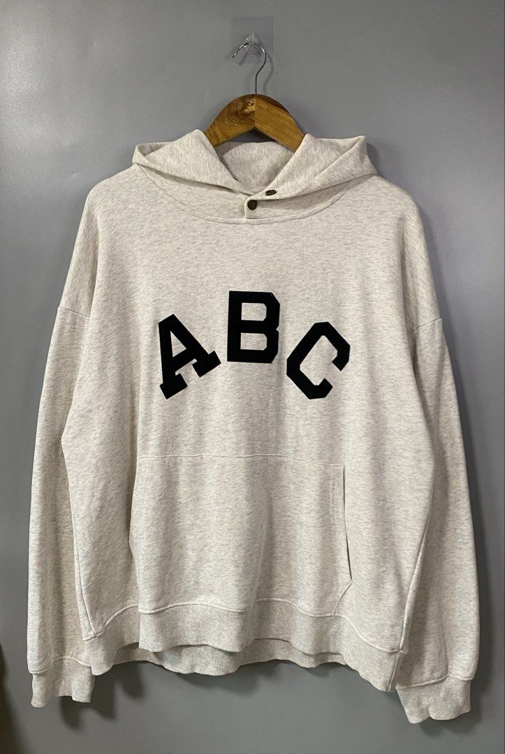 ABC FOG hoodie (Category: Hoodies) located in Minglanilla. Submitted by shashinn (Listing ID 1461750749, Image 1). Description: ABC Fear of God Hoodie Length - 27 Width - 24 • GOOD CONDITION • 9.3/10 Color Rate • SOLID BOXY FIT • Fabricated Prints • Minimal yellow stain near the button (not noticeable) Price🏷️ + Shipping Fee🛩️ (only if outside Cebu) 📍Minglanilla, Cebu.