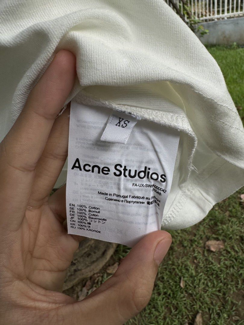 Acne Studios Sprayed 1996 Logo Tee White (Category: Tshirts & Polo Shirts ) located in Quezon City. Submitted by 1118finds (Listing ID 1461665503, Image 3). Description: Acne Studios Sprayed 1996 Logo Tee White Size XS On Tag (US Sizing) Width: 22” inches Length: 27” - 27.5” inches Sleeves: 9” inches 🇯🇵 Japan Sourced Thrift 💯 With Ziplock & Hangtag Included. 📍 Location: Holy Spirit, Quezon City 📦 Shipping: Lalamove / J&T 💵 Payment: GCash / 