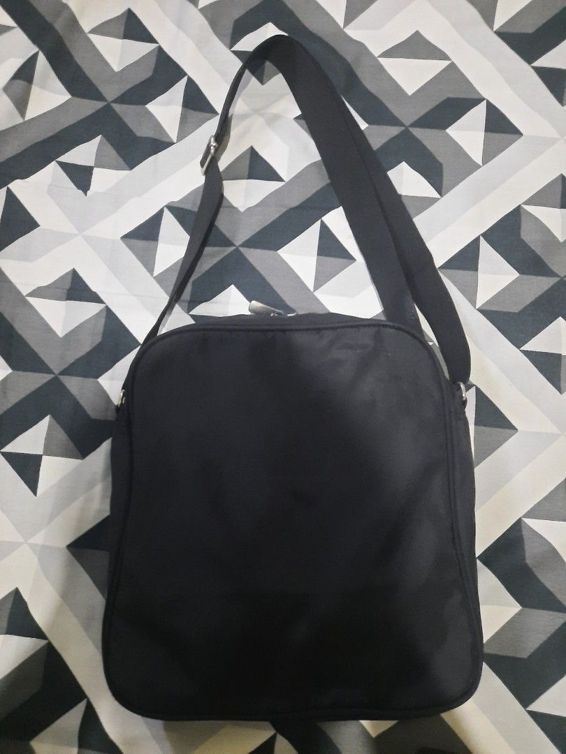 Adidas Crossbody bag for men (Category: Sling Bags) located in Llanera. Submitted by stopnshop_01 (Listing ID 1461666009, Image 2). Description: payment first no to joyjoy talk.