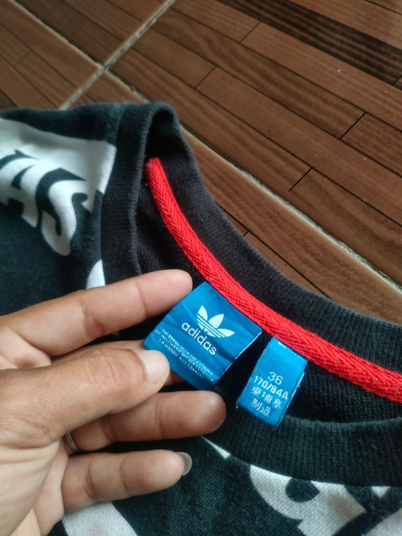 Adidas long sleeve (Category: Coats, Jackets and Outerwear) located in Calauag. Submitted by thirdfinds (Listing ID 1461601414, Image 2). Description: 22x26.5 cr 9.5/10 no issue.