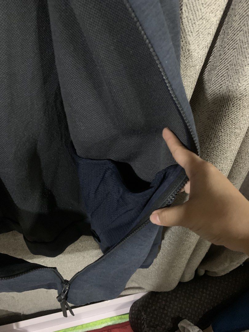 Adidas Mountain Logo (Category: Coats, Jackets and Outerwear) located in Paranaque City. Submitted by thrift_in_the_hoods (Listing ID 1461782747, Image 3). Description: Dimes: 22x28 Size: XL Issue: None .