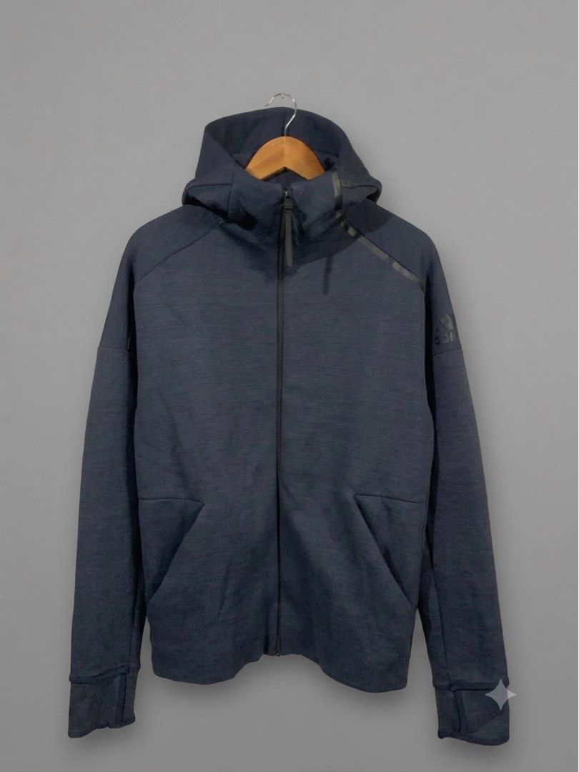 Adidas Mountain Logo (Category: Coats, Jackets and Outerwear) located in Paranaque City. Submitted by thrift_in_the_hoods (Listing ID 1461782747, Image 1). Description: Dimes: 22x28 Size: XL Issue: None .