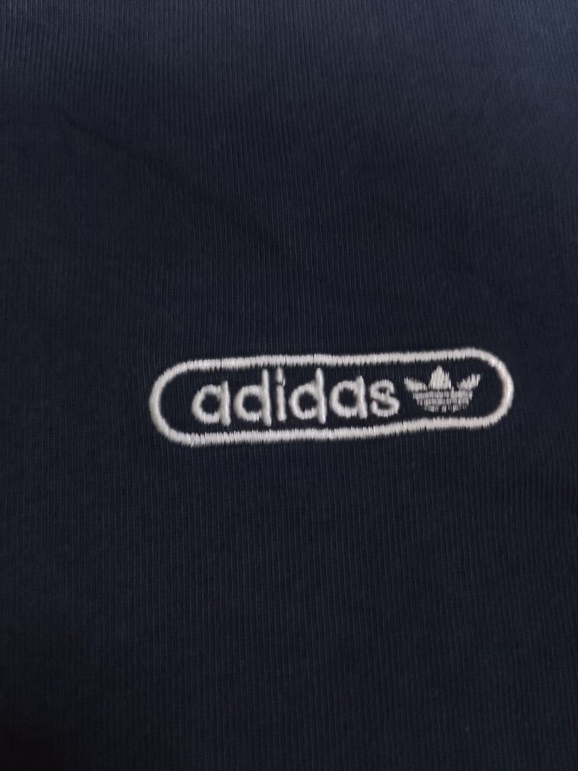 ADIDAS ORIGINAL CONTRAST STITCH TEE (Category: Tshirts & Polo Shirts ) located in Mexico. Submitted by thethrift010203 (Listing ID 1461656016, Image 3). Description: AUTHENTIC/LEGIT ADIDAS ORIGINAL CONTRAST STITCH TEE Color : NAVY BLUE Fabic : 53% COTTON 47% POLYESTER Size on tag: MEDIUM kasya sa XS to SMALL fit sa MEDIUM Sobrang ganda, Comfortable Width : 21.5 Length : 26.2 Condition : EXCELLENT condition Issue : NO ISSUE MOP : GCASH Ship via J&