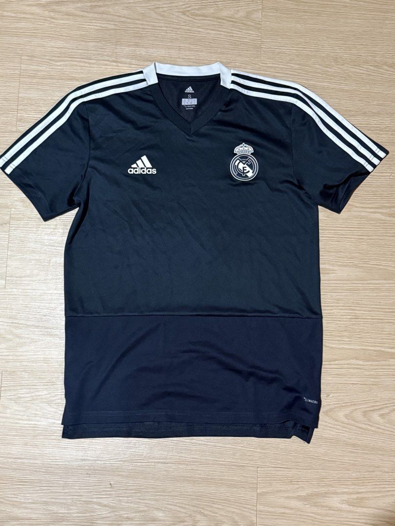 Adidas Real Madrid Training Jersey Size S (Category: Activewear) located in Manila. Submitted by stuffcartph (Listing ID 1461705070, Image 2). Description: - Authentic Black Adidas Real Madrid Training Jersey - Size: Small (S) - Features official club crest and Adidas logo - Made with Climalite technology for enhanced breathability - Ideal for training sessions or everyday casual wear NO ISSUE RFS : DECLUTTERING.