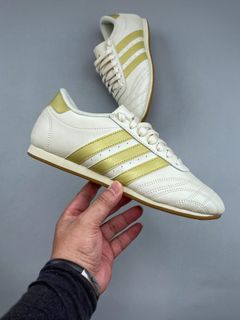 (Category: ) located in . Submitted by awesome_sneakers (Listing ID 1461568532, Image 1). Description: .