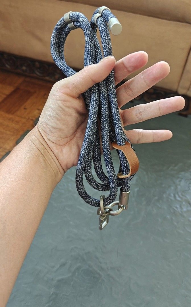 Adjustable Rope Phone Lanyard with (Category: Other Mobile & Gadget Accessories) located in Paranaque City. Submitted by mistycakesbestbeagle (Listing ID 1461572257, Image 2). Description: RFS: decluttering ✅ what you see is what you get ✅ also comes with 2 x small loop sling Mobile Phone Lanyard High-End Strap Long Men Women Strong Durable Metal Outdoor Mobile Phone Chain Diagonal - Stylish blue speckled rope lanyard for your phone. - Adjustable