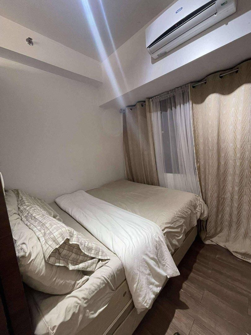 Air Residences (Short term Rental) (Category: Apartments & Condos) located in Makati City. Submitted by therentalzone (Listing ID 1461582635, Image 1). Description: ‼️SHORT TERM RENT‼️ 📍Air Residences Malugay,Yakal St. Brgy San Antonio Makati Nearby: Makati Med, Trident, RCBC Plaza, Ayala Northexchange, AXA Schools: CEU,FEU, Mapua One ride to One Ayala, Makati Ave, MRT/LRT Unit details: 1bedroom facing Ayala Avenue Fully furnished With washing m