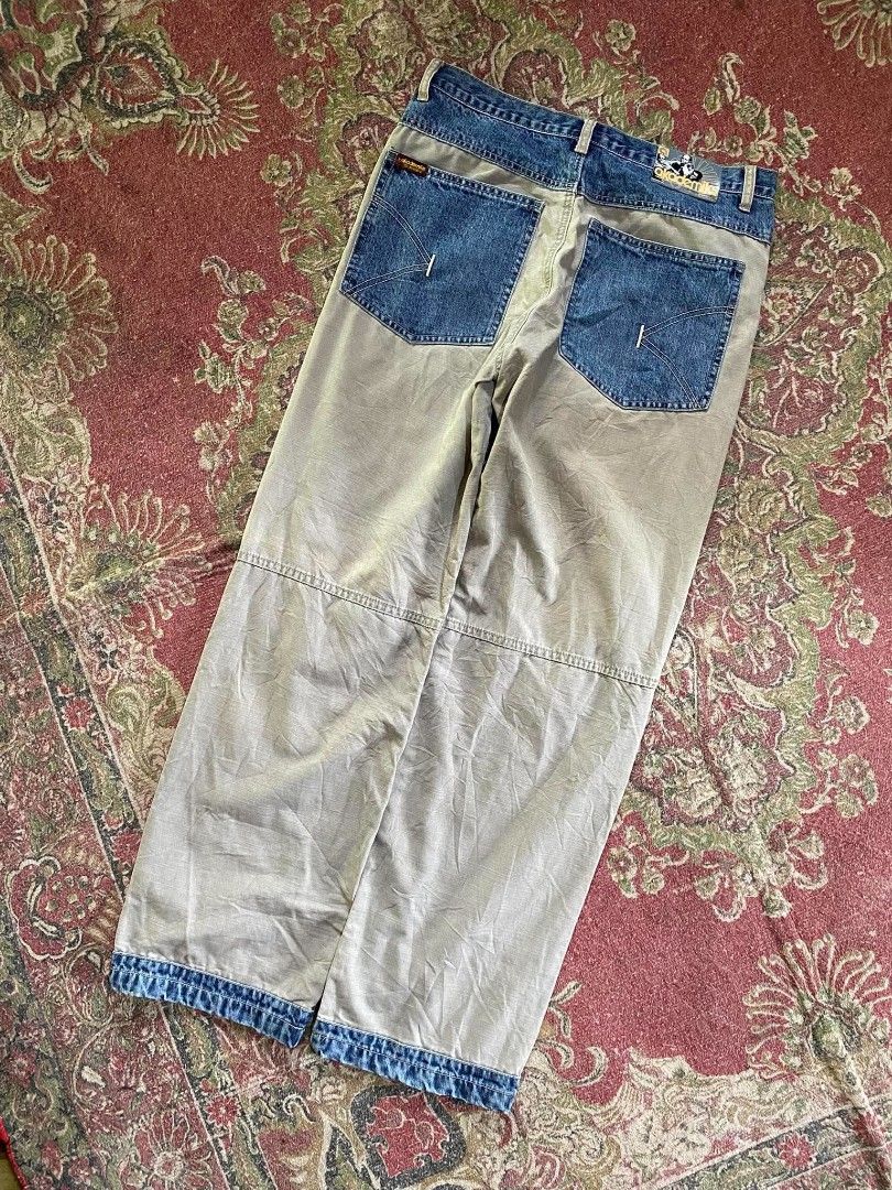 AKADEMIKS Y2K PANTS (Category: Jeans) located in Dipolog. Submitted by 2hccollective (Listing ID 1461597314, Image 2). Description: AKADEMIKS Y2K PANTS GOOD CONDITION NO ISSUE 9/10 COLORATE SIZE 32 ON TAG DIMES : W34 LENGHT : 44 OPENING :9 CLAIM ; 2500 OR BESt offer.