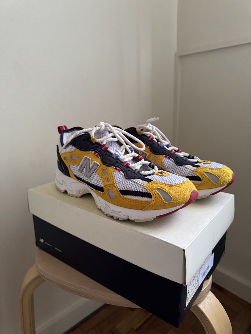 ALD New Balance 827 (Category: Sneakers) located in Quezon City. Submitted by raremountain.19d94e (Listing ID 1461792843, Image 3). Description: With box & extra laces. No sole seps. Add shipping fee. .