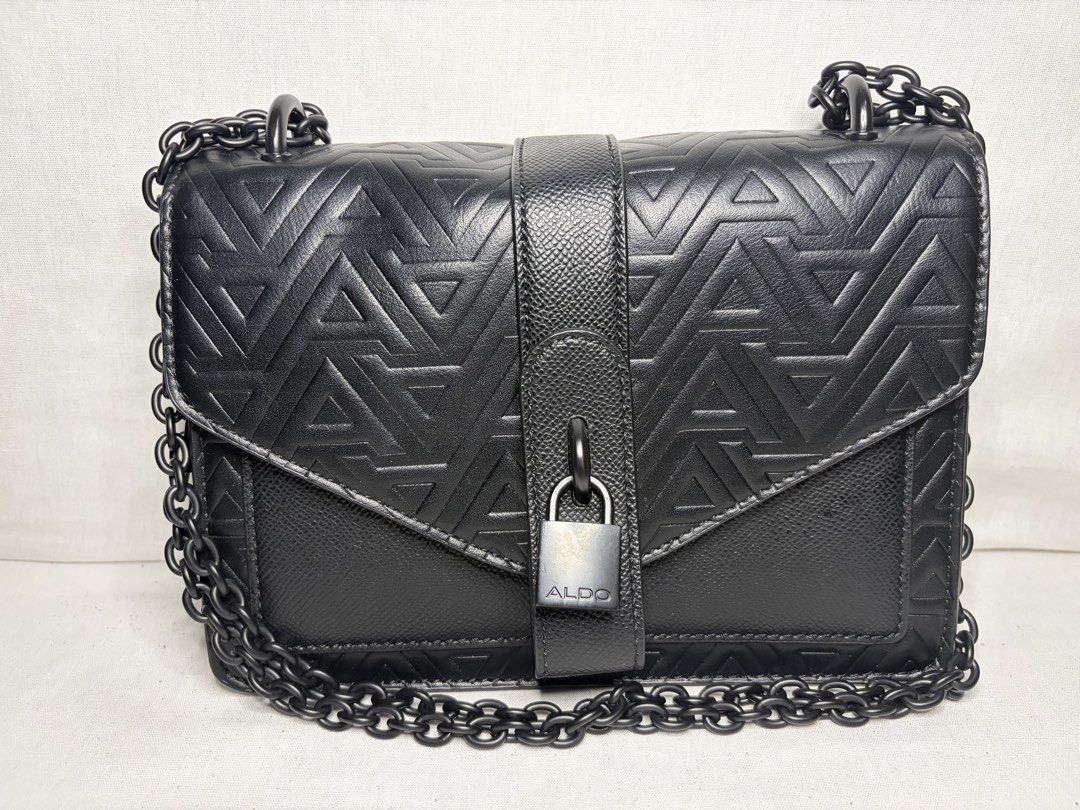 ALDO Geometric Embossed Padlock Flap Crossbody (Category: Cross-body Bags) located in Cainta. Submitted by natesar1021822 (Listing ID 1461754629, Image 1). Description: .