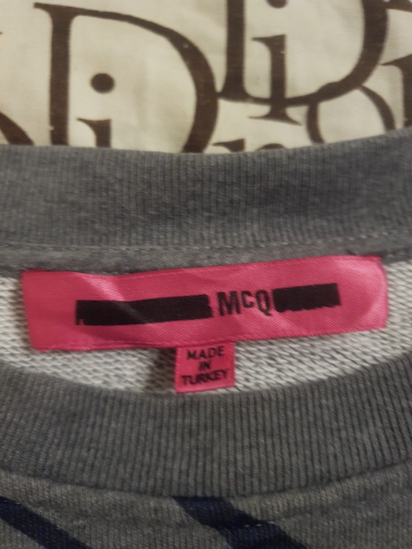 Alexander McQueen MCQ Sweater (Category: Luxury Apparel) located in San Fernando. Submitted by retro.district. (Listing ID 1461780150, Image 2). Description: - Alexander McQueen MCQ sweater - Authentic/Legit - Size: Large (Women's) 22x26 - Condition: Good - issue velvet design fading - Color Rate:9.5/10.