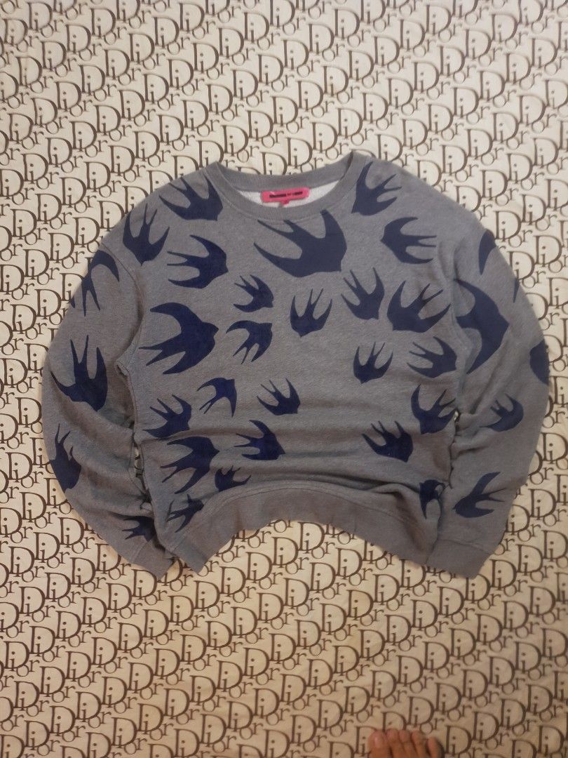 Alexander McQueen MCQ Sweater (Category: Luxury Apparel) located in San Fernando. Submitted by retro.district. (Listing ID 1461780150, Image 1). Description: - Alexander McQueen MCQ sweater - Authentic/Legit - Size: Large (Women's) 22x26 - Condition: Good - issue velvet design fading - Color Rate:9.5/10.