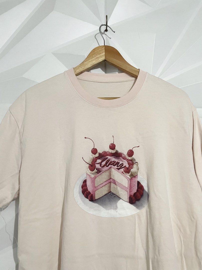 Alexander Wang Cake T Shirt (Category: Luxury Apparel) located in Cabuyao City. Submitted by ParadisethriftedPh (Listing ID 1461784579, Image 2). Description: Cr: 9.2/10 Dimensions W: 21.5 L: 26.