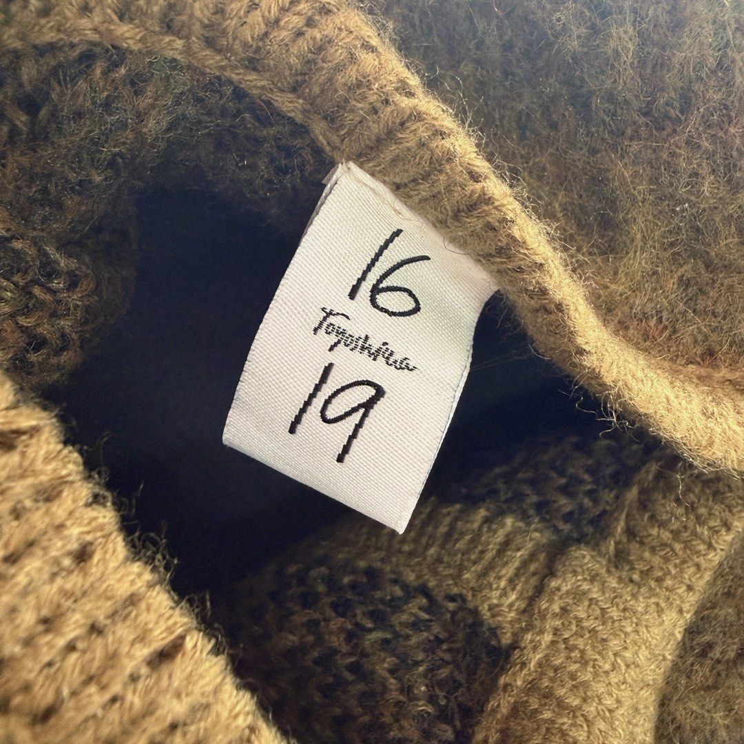 Alpaca Wool Cardigan M-L (Category: Coats, Jackets and Outerwear) located in General Trias. Submitted by honeybotah (Listing ID 1461582284, Image 3). Description: 📍 General Trias, Cavite 📦 J&T nationwide ₱80 standard sf 🛵 Lalamove for nearby areas quick heads up: — all good condition unless stated — manage your expectations, these are preloved/ukay pieces 🫶 — color may vary slightly due to lighting — please check photos + measurements — no ca