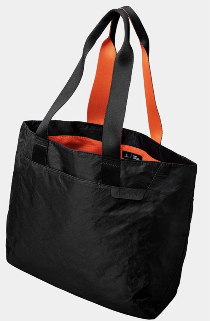 Alpaka Elements tote(M) EPLX200 (Category: Tote Bags) located in Quezon City. Submitted by manerdie (Listing ID 1459416614, Image 1). Description: Alpaka Elements tote(M) EPLX200 💡Alpaka Elements Tote(M)💡 EPLX200 Great Edc bag External front and back sleeves Versatile, large-capacity main compartment 4 internal sleeves 2 expandable bottle sleeves Comfortable rolled-edge webbing grab handles Magnetic closure Flat base keeps it standing upright D