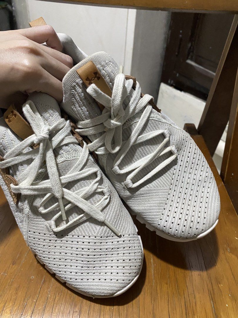 Ander Armour Running Shoes (Category: Sneakers) located in Cavite. Submitted by jaffahediah_12 (Listing ID 1461603739, Image 2). Description: 24cm Must Read - All items are preloved Payments first via G. - Always limit your expectation when buying. - Some may have flaws, dirts and stains but no major flaws and all items are wearable. Thank you and happy online shopping :) .