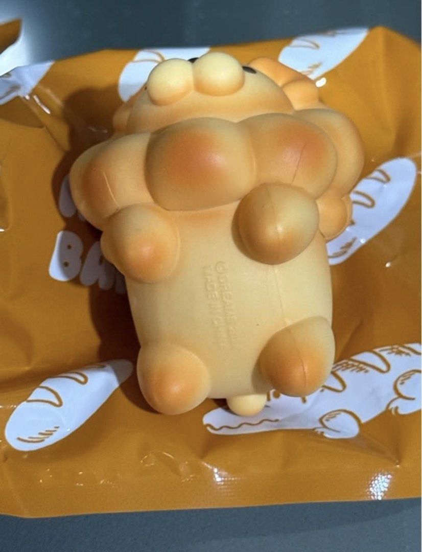 Animal bakery series two lion (Category: Designer & Blind Box Toys) located in Manila. Submitted by vantes.rosie (Listing ID 1461674637, Image 3). Description: -in good condition - with orig box and foil - fixed price already.