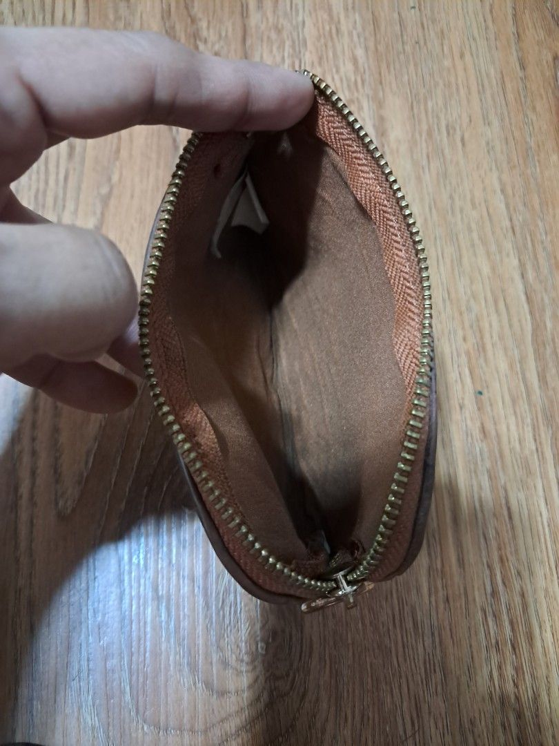 Anko Leather Coinpurse (Category: Wallets & Card holders) located in Quezon City. Submitted by dealtoshop (Listing ID 1461578069, Image 3). Description: 100% ORIGINAL FROM ANKO AUSTRALIA. PLEASE SEE PHOTOS FOR YOUR REFERENCES..