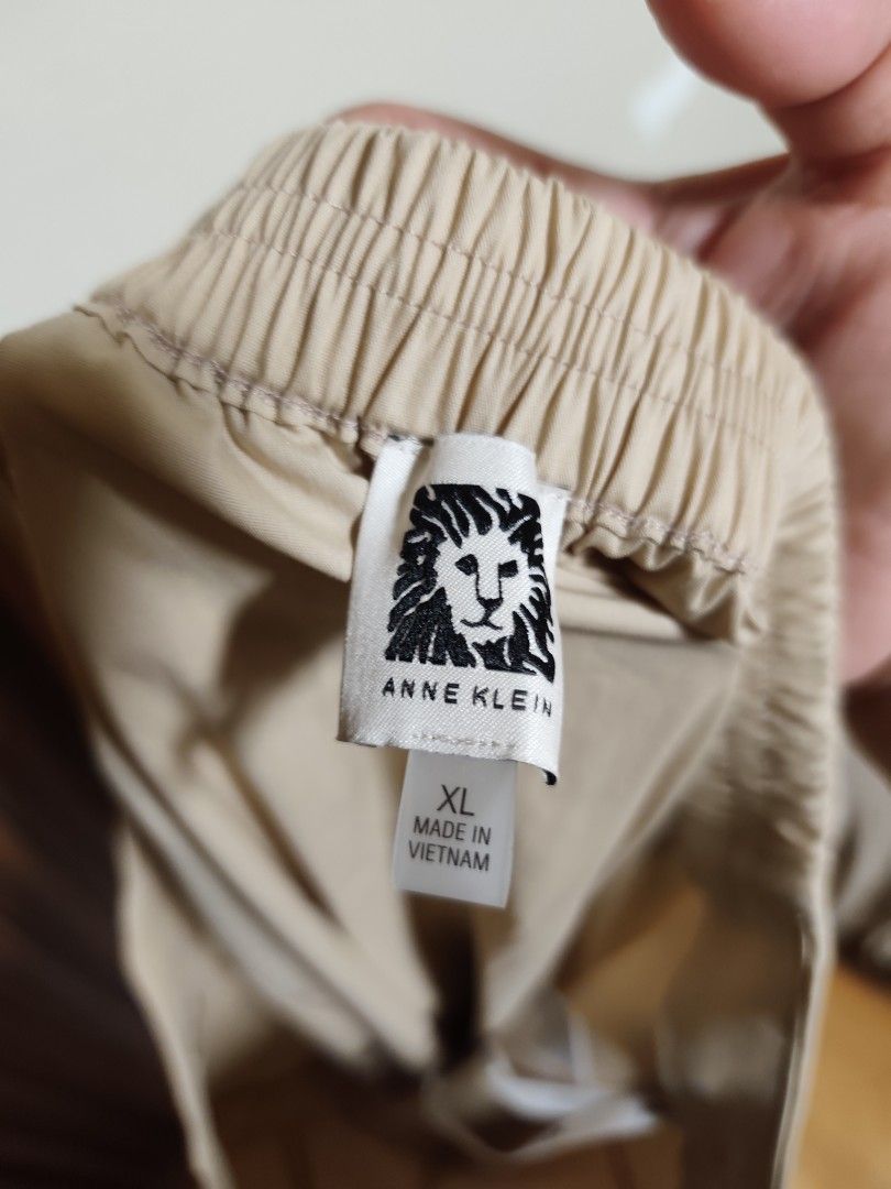 Anne klein paneled A-line skirt (Category: Skirts) located in General Mariano Alvarez. Submitted by plussize_republic (Listing ID 1461767882, Image 3). Description: brand new without hangtag wrinkled due to storage best fit to 3x - 4x.