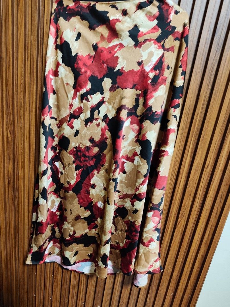 Anne klein Print flare maxi skirt (Category: Skirts) located in General Mariano Alvarez. Submitted by plussize_republic (Listing ID 1461766467, Image 1). Description: brand new without hang tag new arrival best fit to 3x-4x and 5'5-5'6 height.