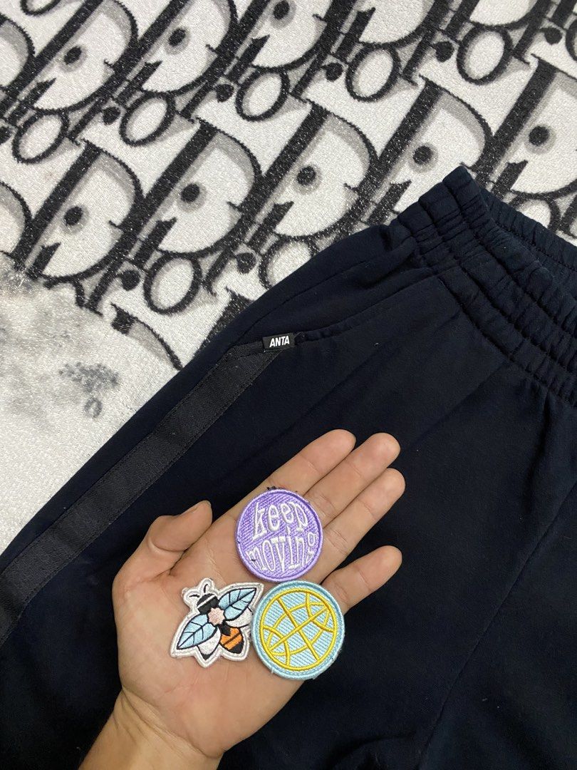Anta Sweatpants (Category: Joggers) located in Alfonso. Submitted by clyde.nicole.cerilo1 (Listing ID 1461567328, Image 2). Description: Anta Sweatpants Size L On Tag 28-38 Waistline 37 Length 13 Thighs 7 Hem Complete Tags 9.5/10 Color Rate And Condition Velcrow Patch Deets Missing WaistString Only In Good Condition Overall Payment First Shipped Via J&t Located at Amuyong Alfonso Cavite.