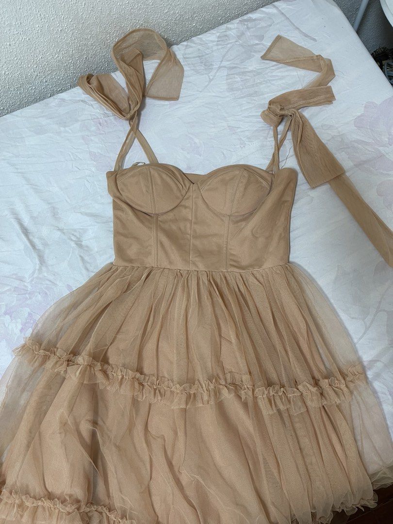 Apartment 8 Clothing Gown (Category: Evening dresses & gowns) located in Valenzuela. Submitted by shop.kai (Listing ID 1461653616, Image 2). Description: ❗️WTS LFB ❗️Pre-loved ❗️Brand: Apartment 8 Clothing ❗️NEGOTIABLE 👗Size -XL (suitable for medium to xl size frame) - 🚚Courier - Shipping fee: shouldered-by buyer 📍Location -Valenzuela For more details and information feel free to message. Thank you.