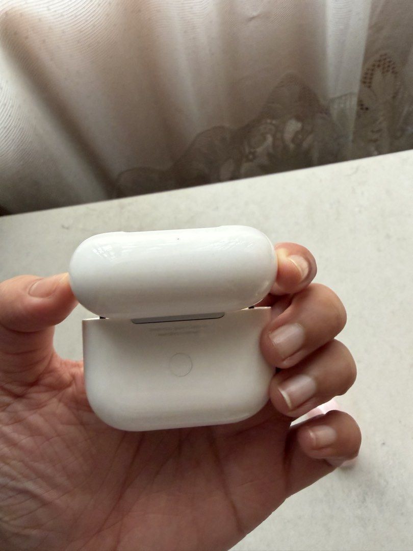Apple AirPods (3rd generation) (Category: Earphones) located in Manila. Submitted by babycherub (Listing ID 1461718282, Image 3). Description: - Apple AirPods (3rd Generation) - Not inclusive of box (Lost it and cant find it anymore) - Color: White - Includes both AirPods and the charging case - Still in good working condition - Price slightly negotiable - Payment first before shipping or I can also do meet up (within Rizal, Pasig, BGC, Makati ar
